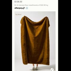 Aleksi Faux Fur Throw Blanket